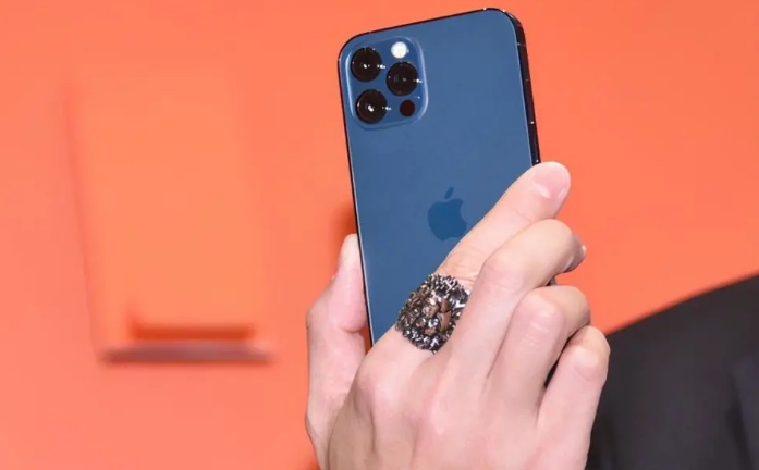 涪城苹果手机维修分享iPhone12系列重启方法教程 